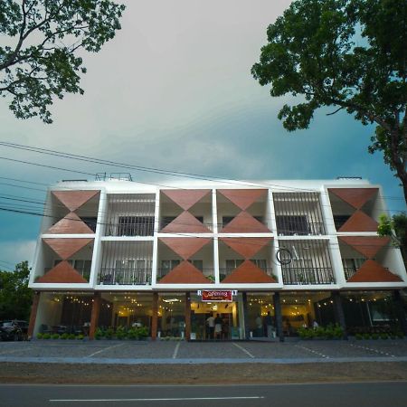 Royalton Residency Hotell Mundakāyam Exteriör bild