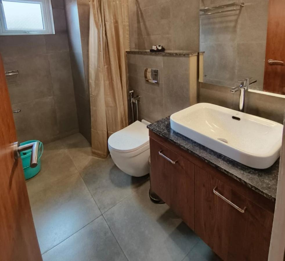 Royalton Residency Hotell Mundakāyam Exteriör bild