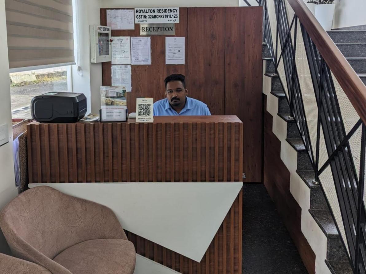 Royalton Residency Hotell Mundakāyam Exteriör bild