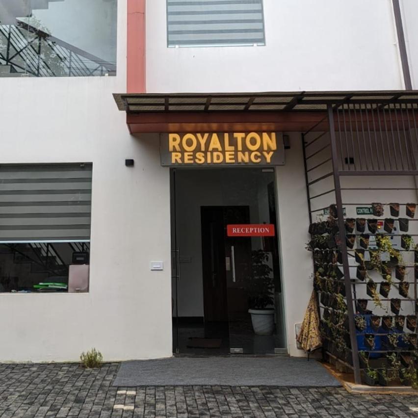 Royalton Residency Hotell Mundakāyam Exteriör bild