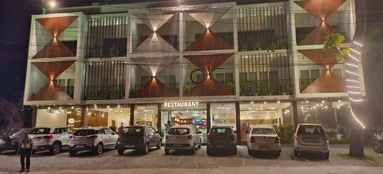 Royalton Residency Hotell Mundakāyam Exteriör bild